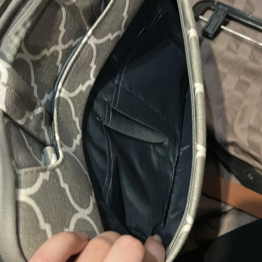 Computer case - Picture 2 of 6